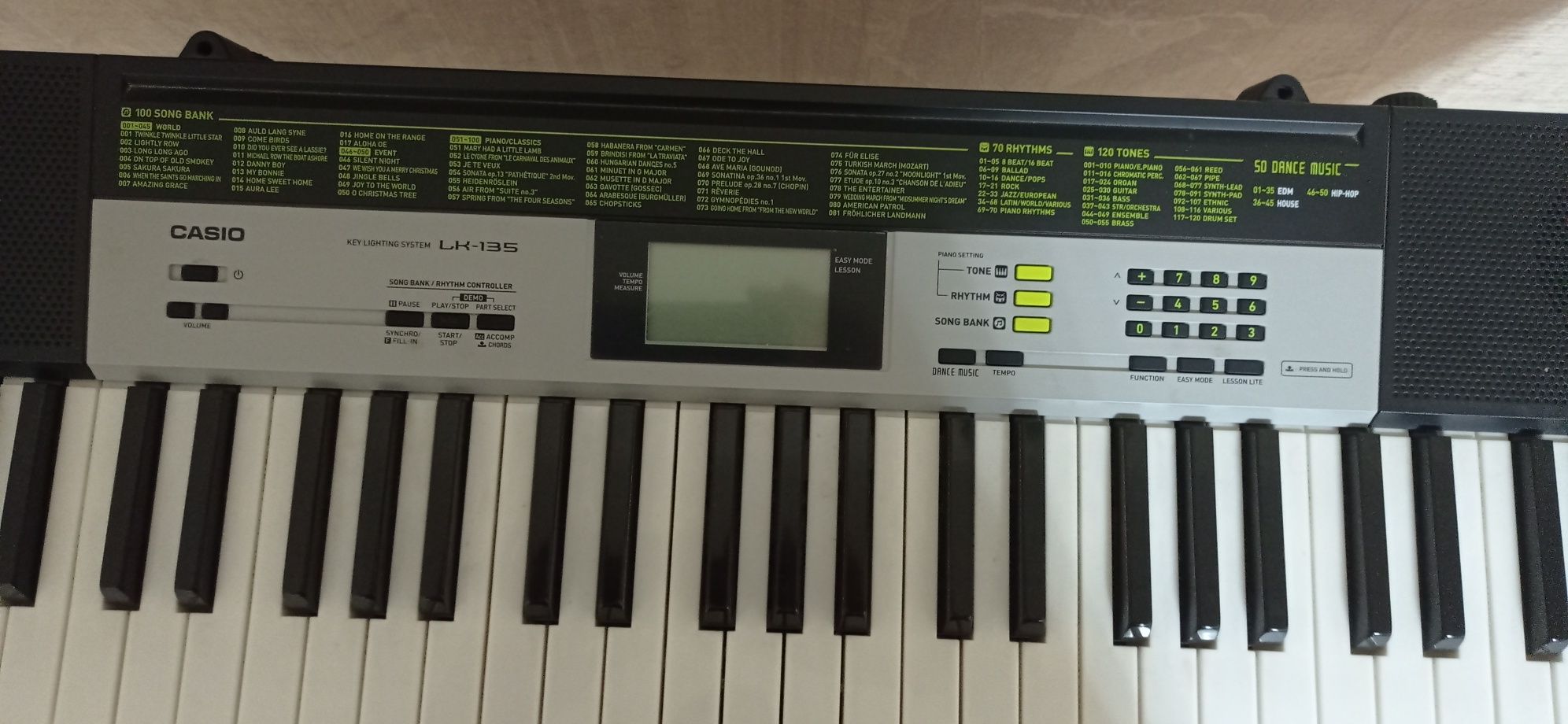 Синтезатор САSIO LK-135. Новый.