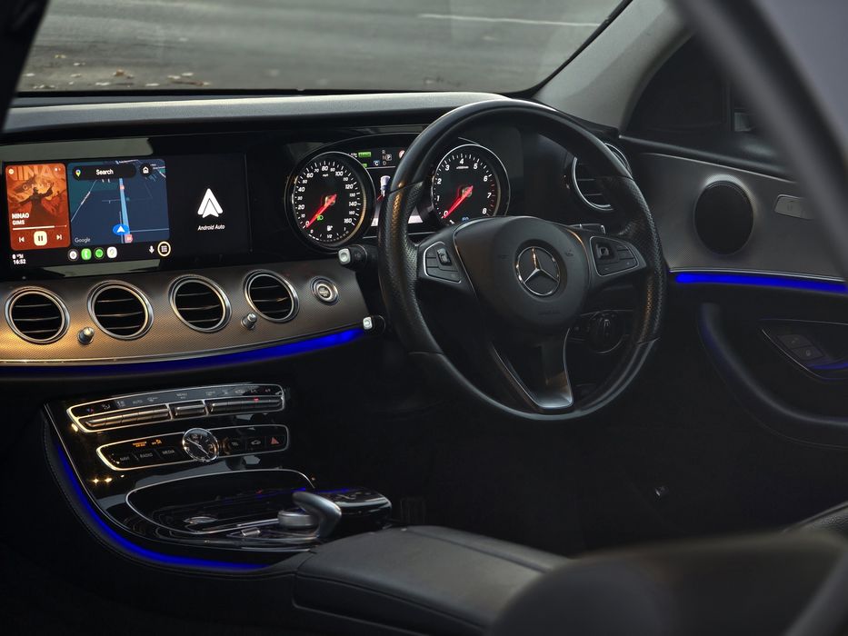 Mercedes Benz E350e Hybrid 9G-Tronic