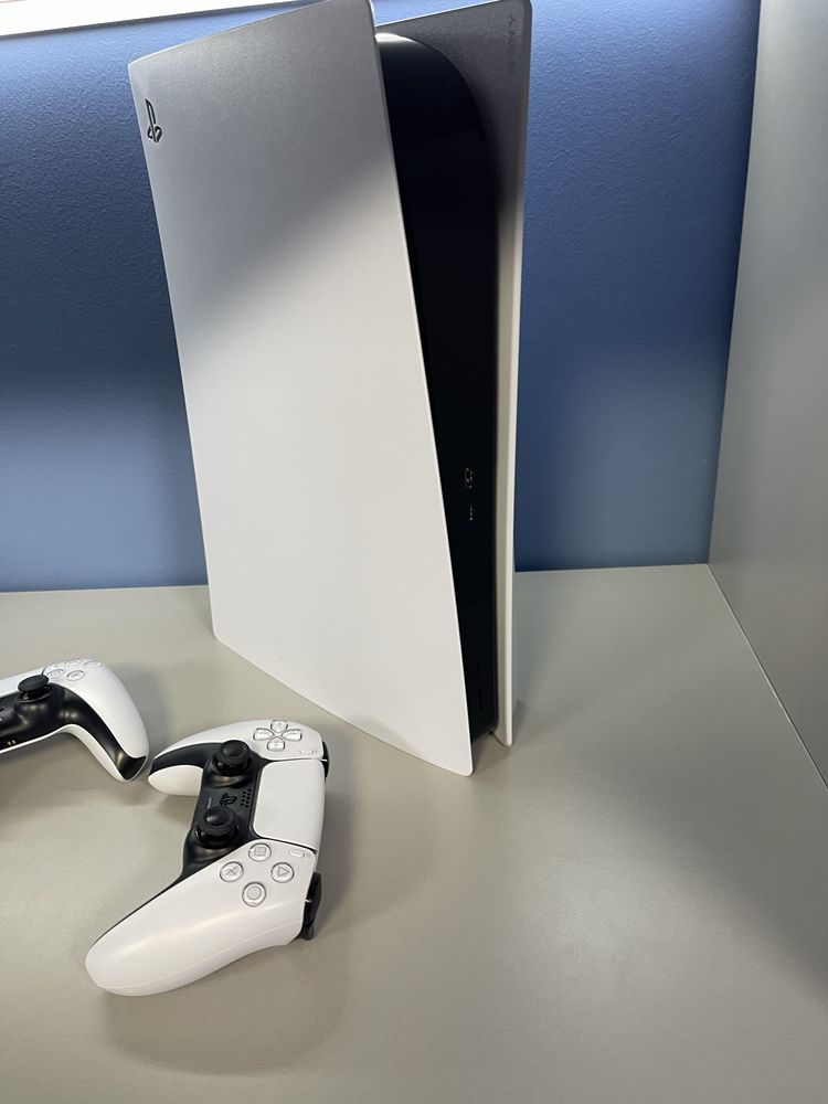 PlayStation 5 с дисководом