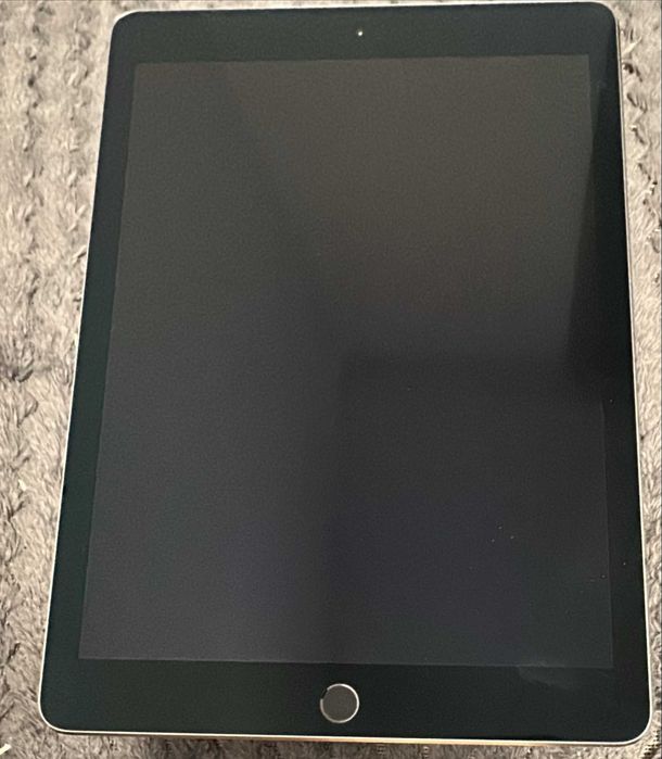 Tableta Apple iPad Pro (9.7-inch) (Model A1673) 32GB Space Gray + Husa