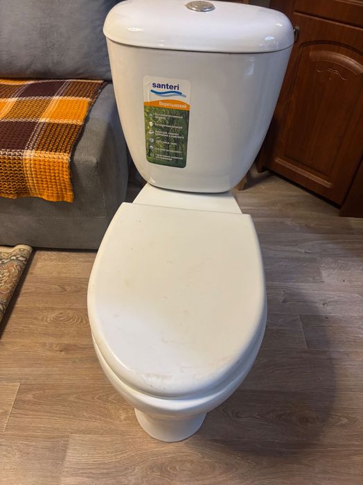 Продам унитаз с бачком  б/у