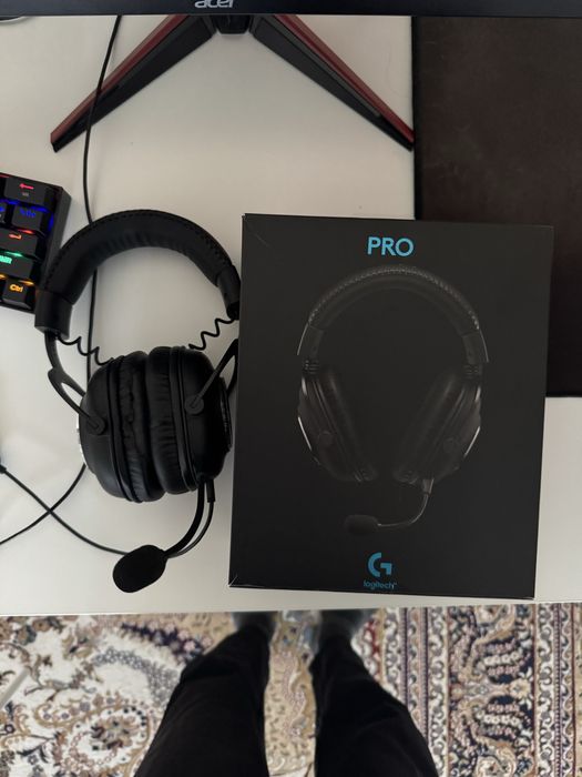 продам игровые наушники logitech g pro