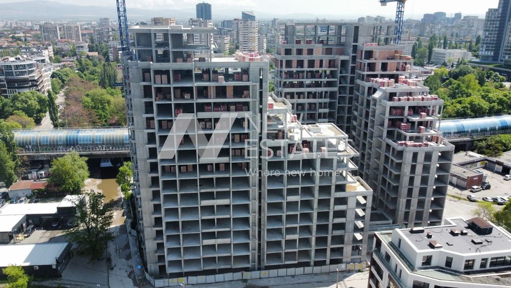 Продава се Тристаен апартамент в София, Изгрев - 117 кв.м за 3888 €/кв.м - Снимка #2