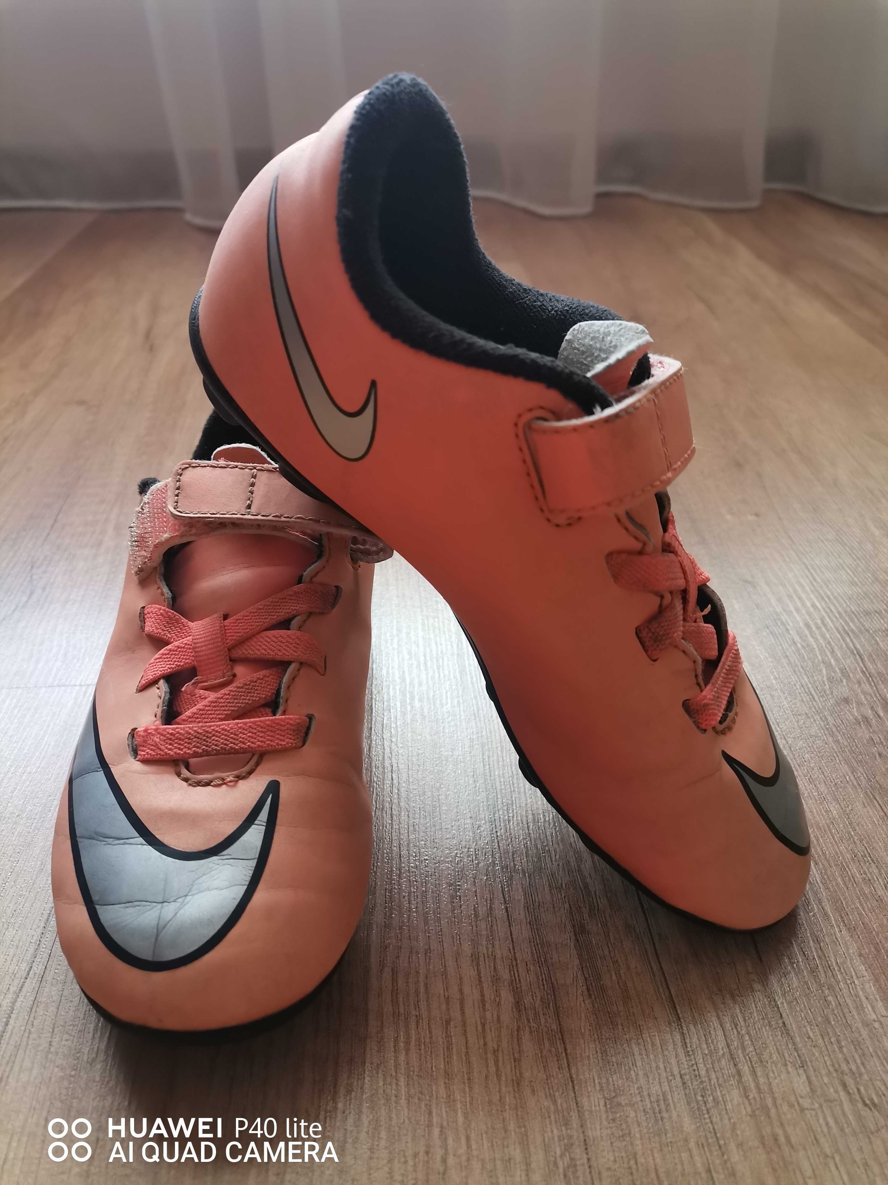 Детски бутонки 31 номер NIKE