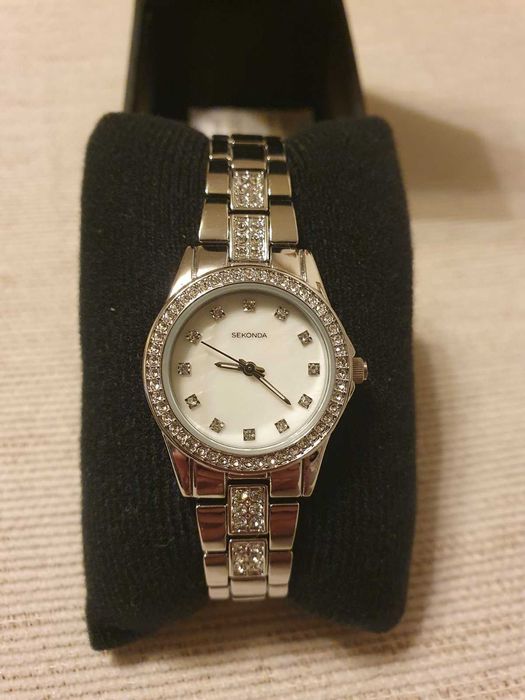 Нов сребърен часовник секонда модел 2841