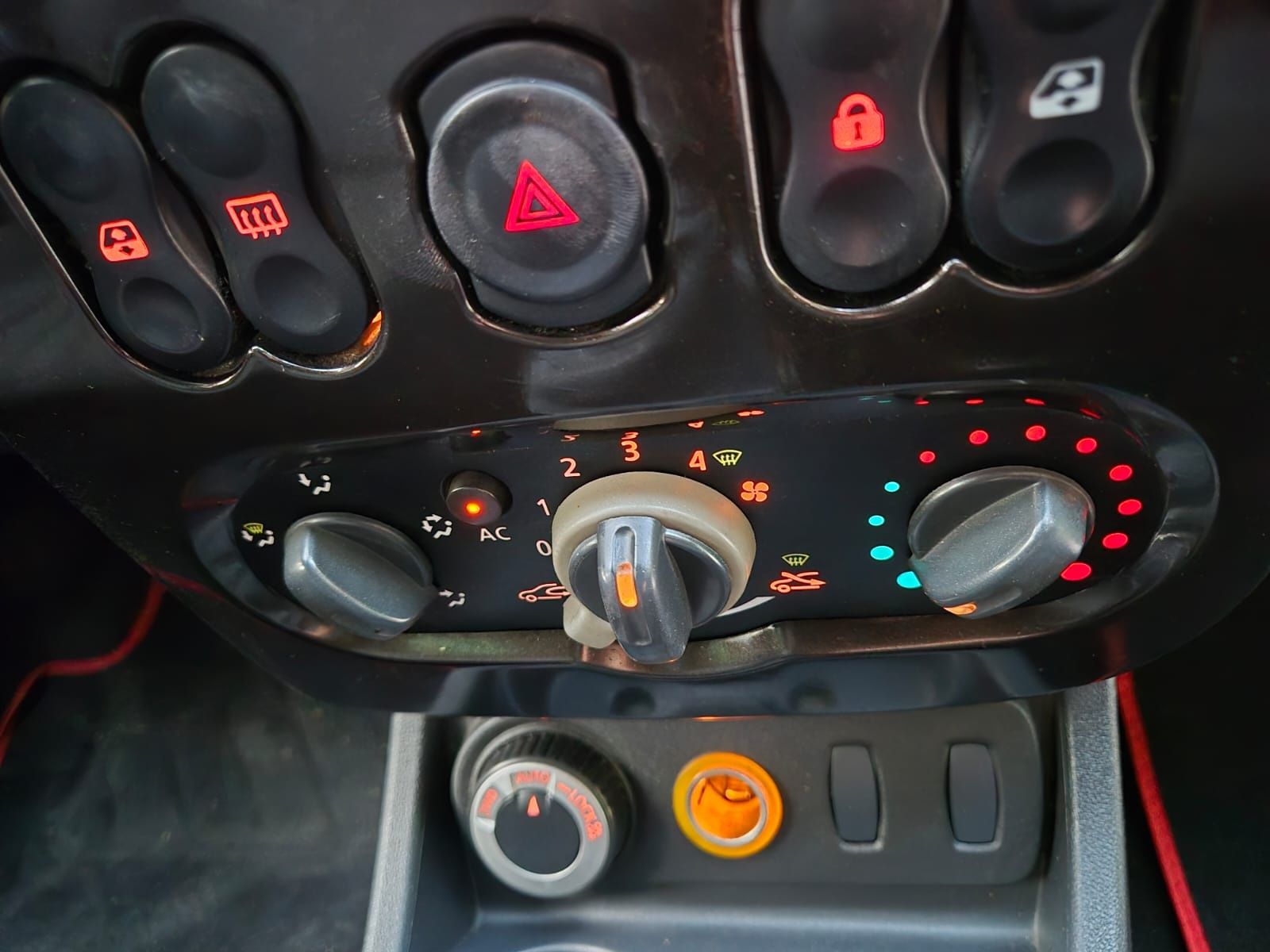 Dacia Duster 1.5 DCI-4X4-2011-Climă,Geamuri el,Cârlig rem.Recent adus