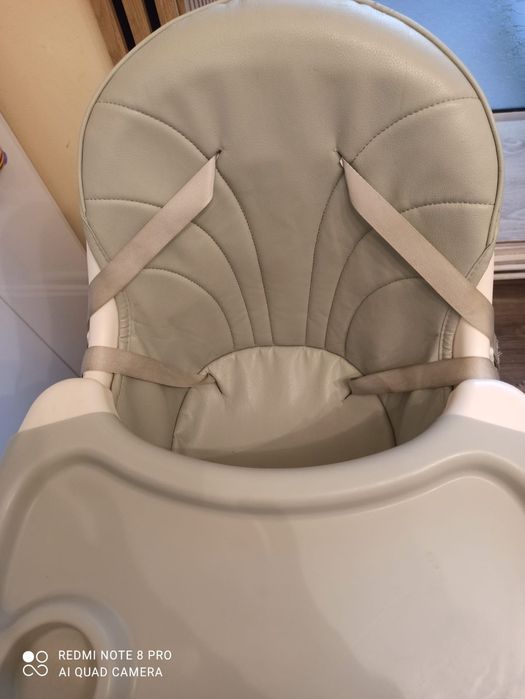 Vând scaun de masă