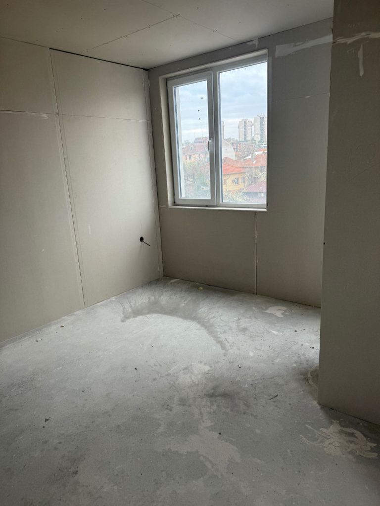 Продава се Тристаен апартамент в Плевен, Широк център - 126 кв.м за 1334 €/кв.м - Снимка #1