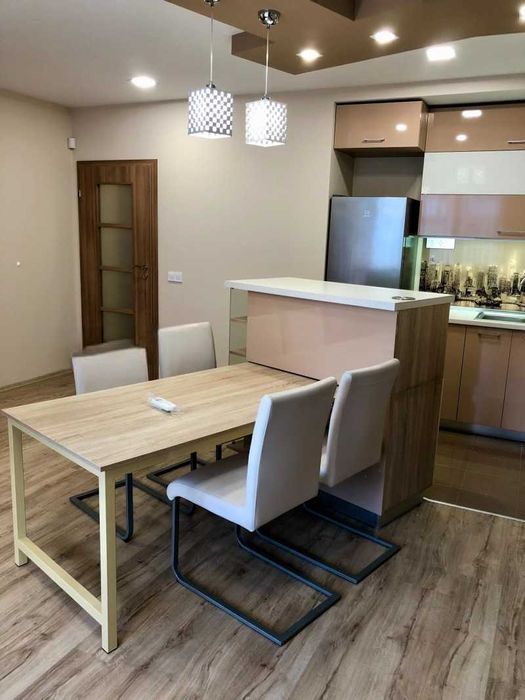 Дава се под наем Тристаен апартамент в София, Кръстова вада - 98 кв.м за 937 € - Снимка #9