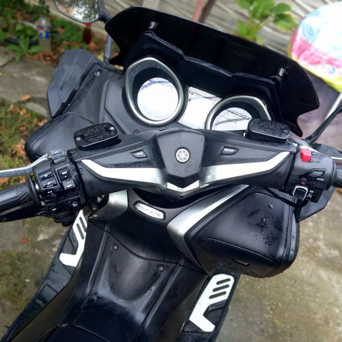 Vând scuter Yamaha Tmax 530DX!