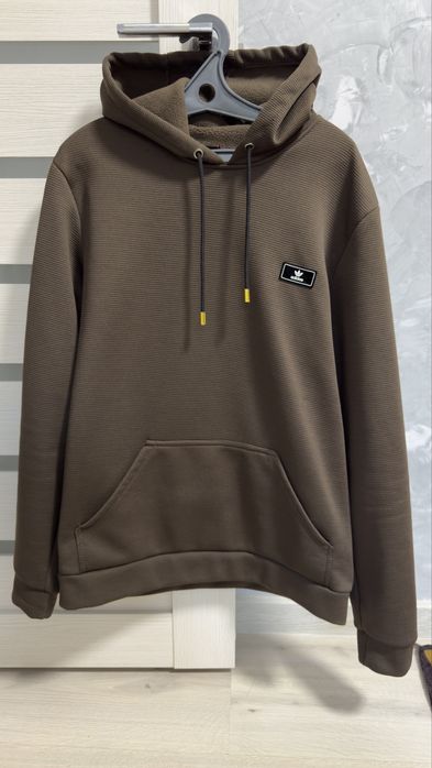 Продам толстовку adidas