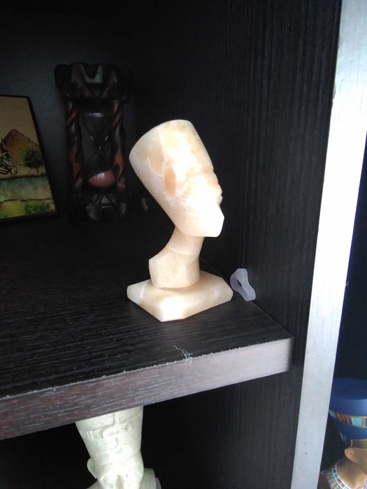 Bust Nefertiti sculptura onix