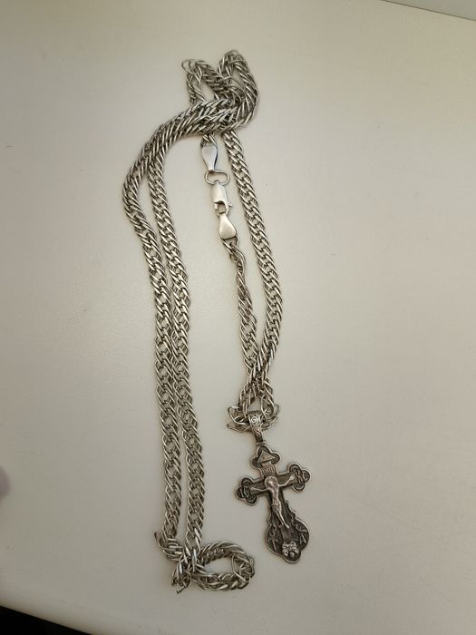 Продам серебряную цепочку