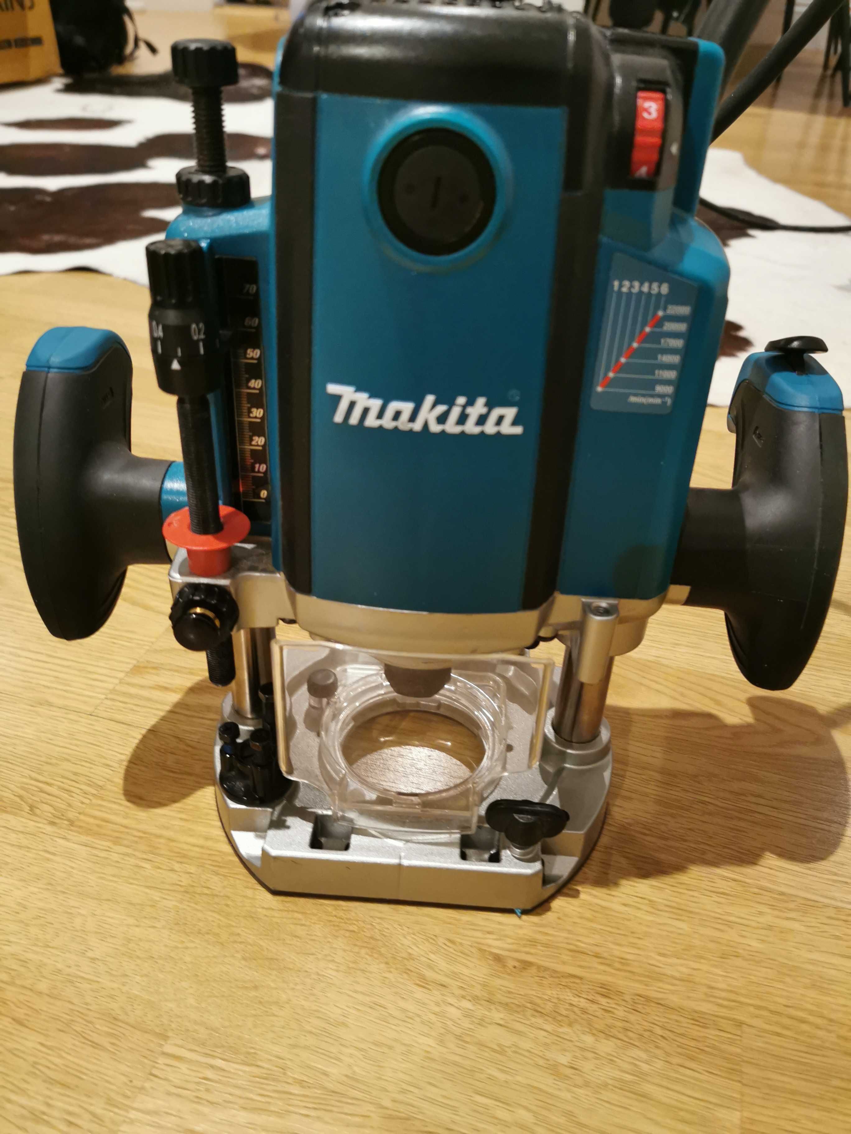 Оберфреза Makita Макита RP2301FC комплект с куфар с 7 ножа фрезера