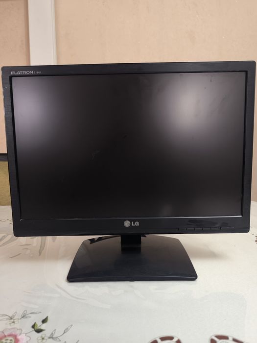 Monitor LG FLATRON E1948 20, holati ideal