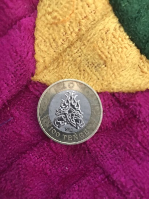 Продам юбилейный 100 тенге редкие один штук