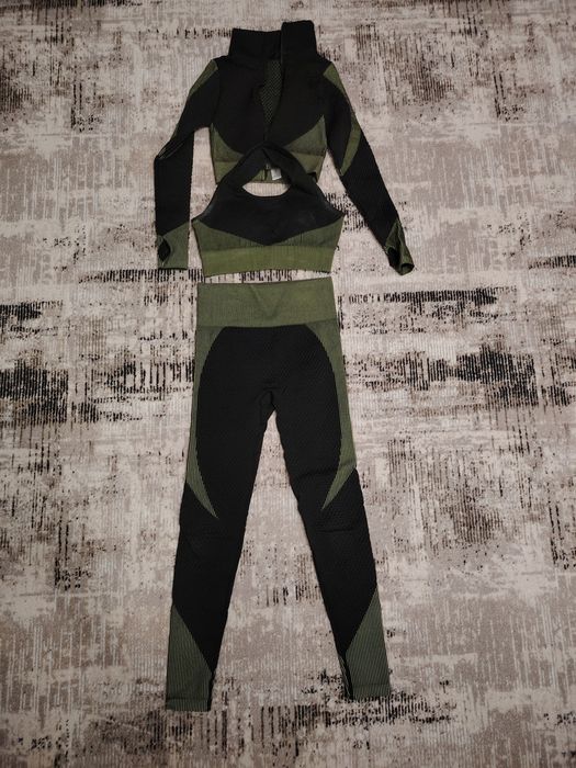 Продаю костюм для фитнеса