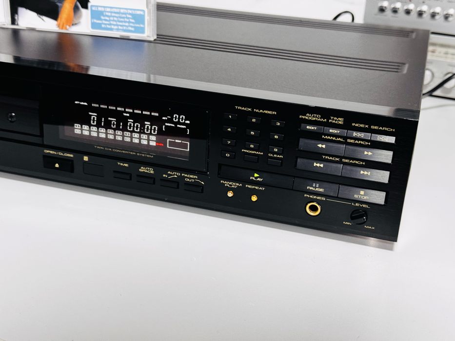CD-player Pioneer PD-6100, Japan, digital out, defect-nu citeste