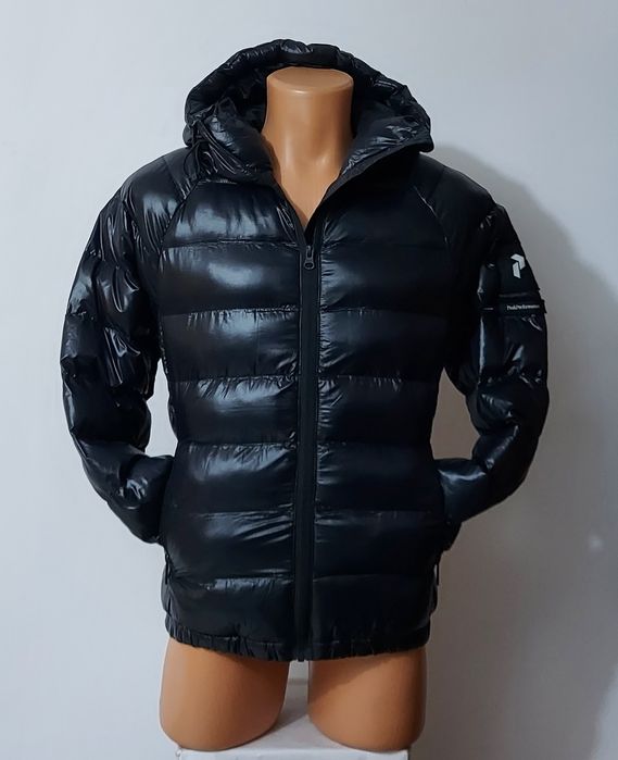 Geaca Peak Performance
TOMIC Insulated Hood Jacket, mărimea S unisex
T