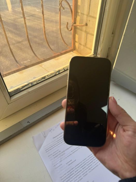 Продам Айфон 16 про 256 гб, с гарантией на 1 год