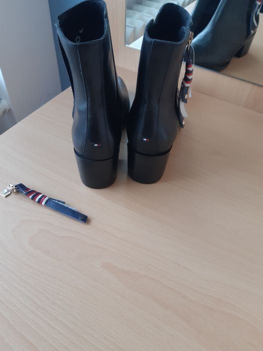 Оригинални Tommy Hilfiger, Ecco