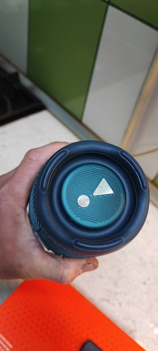 Vând boxa JBL charge 5