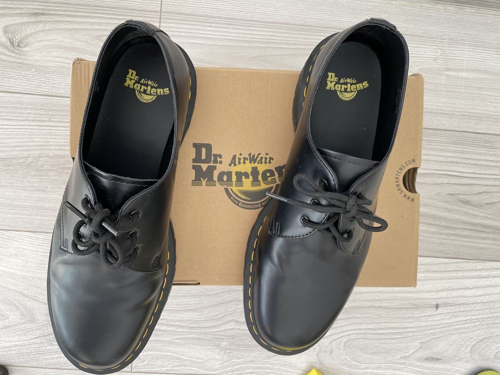 Pantofi Dr Martens