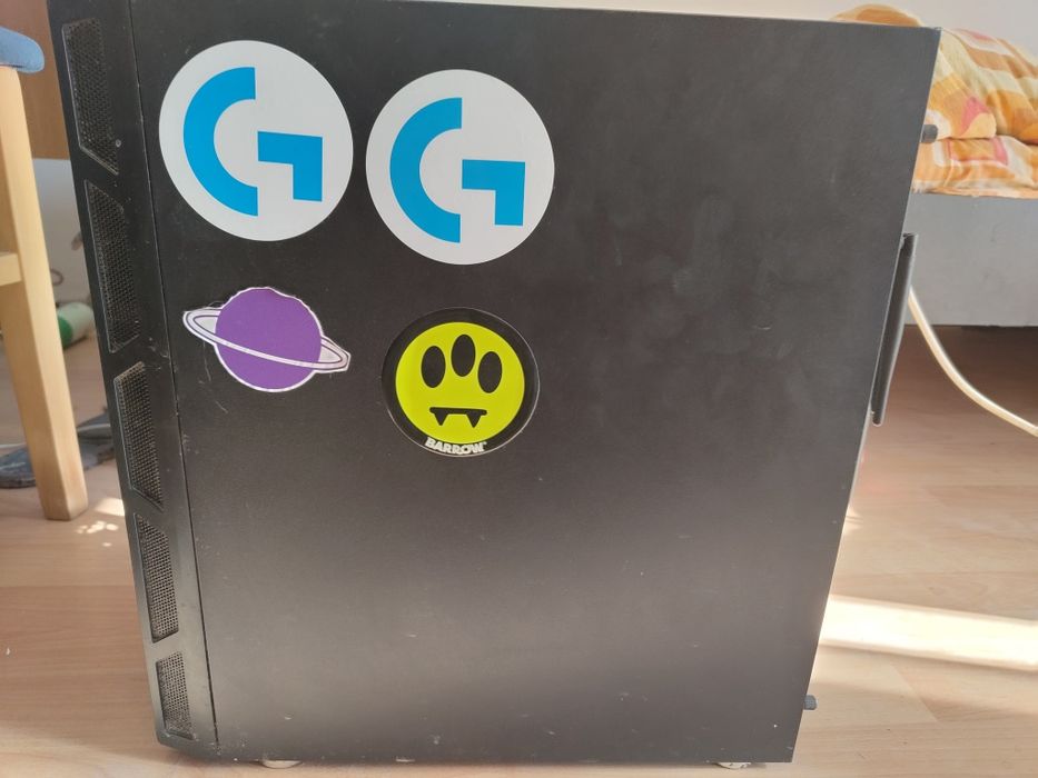 Vand calulator gaming si monitor