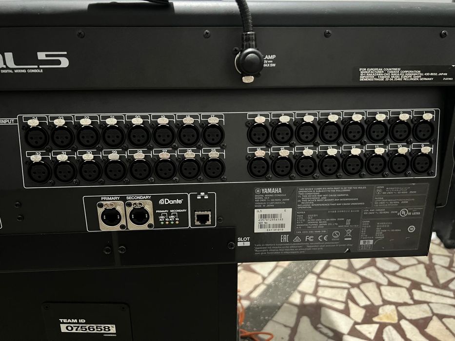 Mixer scenă Yamaha QL5