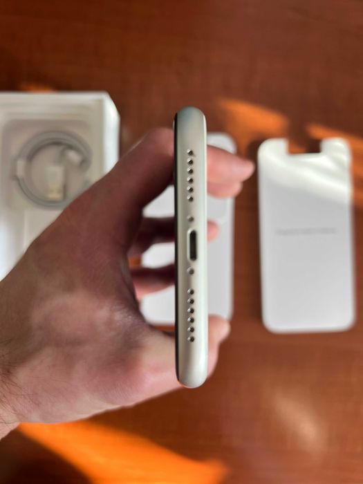 iPhone 11 alb 64 GB