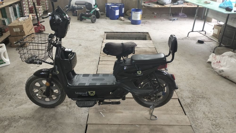 Скутер Leopard Max