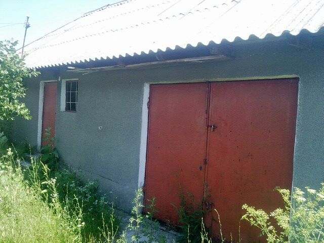 Vând teren de 3000mp cu casă în Gepiu