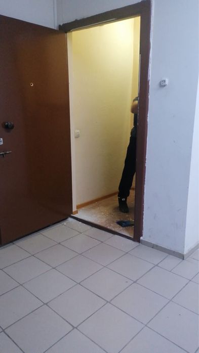 Продам Железную Дверь в хорошем состояние.