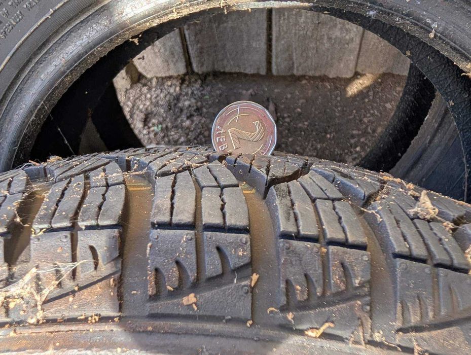 Продавам 4 броя гуми в много добро състояние.