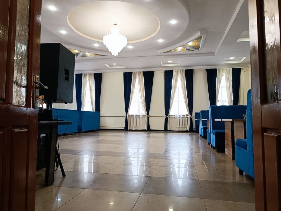 Продам кафе с банкетным залом, караоке и летником на речке