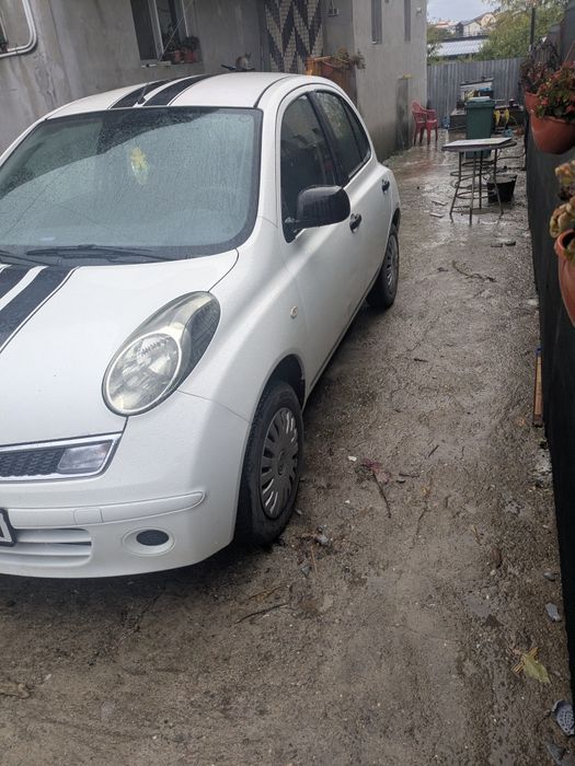 Vând nisan micra