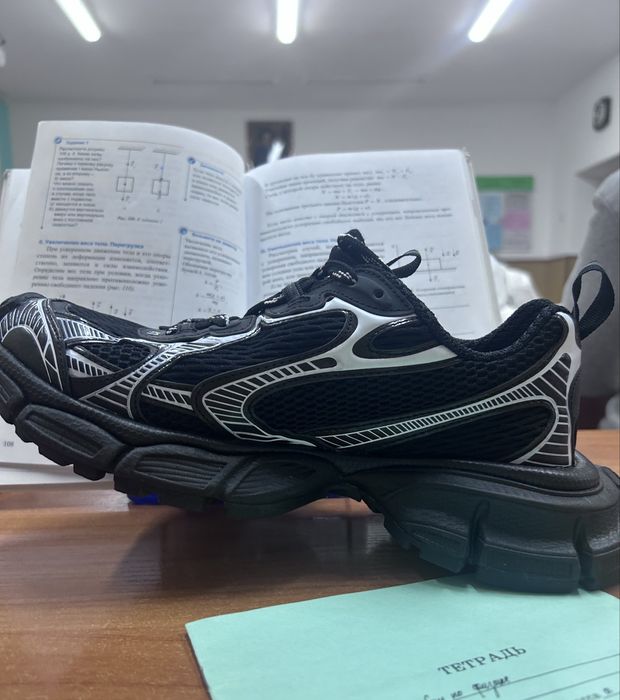 Balenciaga 3xl черно-белые