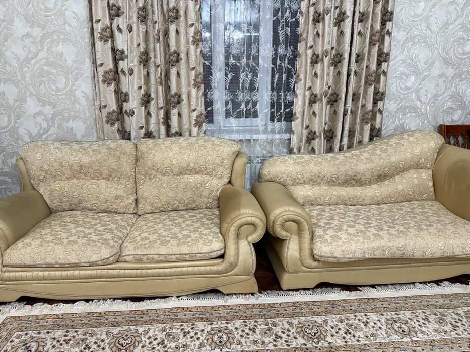 Два дивана цена 180 000 тенге г.Актобе