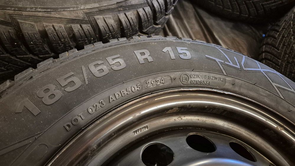 Cauciucuri 2024 r15 toyota corolla 5x114.3 iarna Vredestein 185 65 15