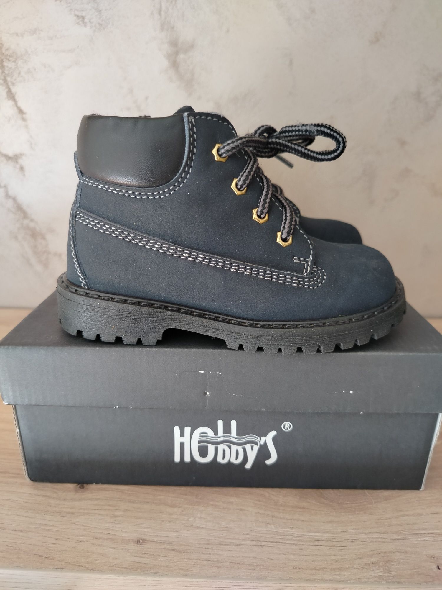 Чисто нови боти Hobby's 24 номер