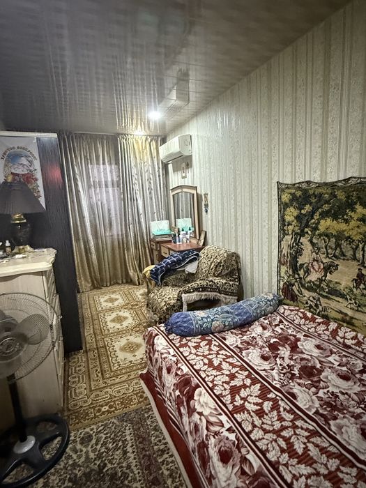 Чиланзар 24 2 комнатная кирпич ,балкон 2х6