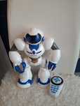 Robot de jucărie cu telecomandă