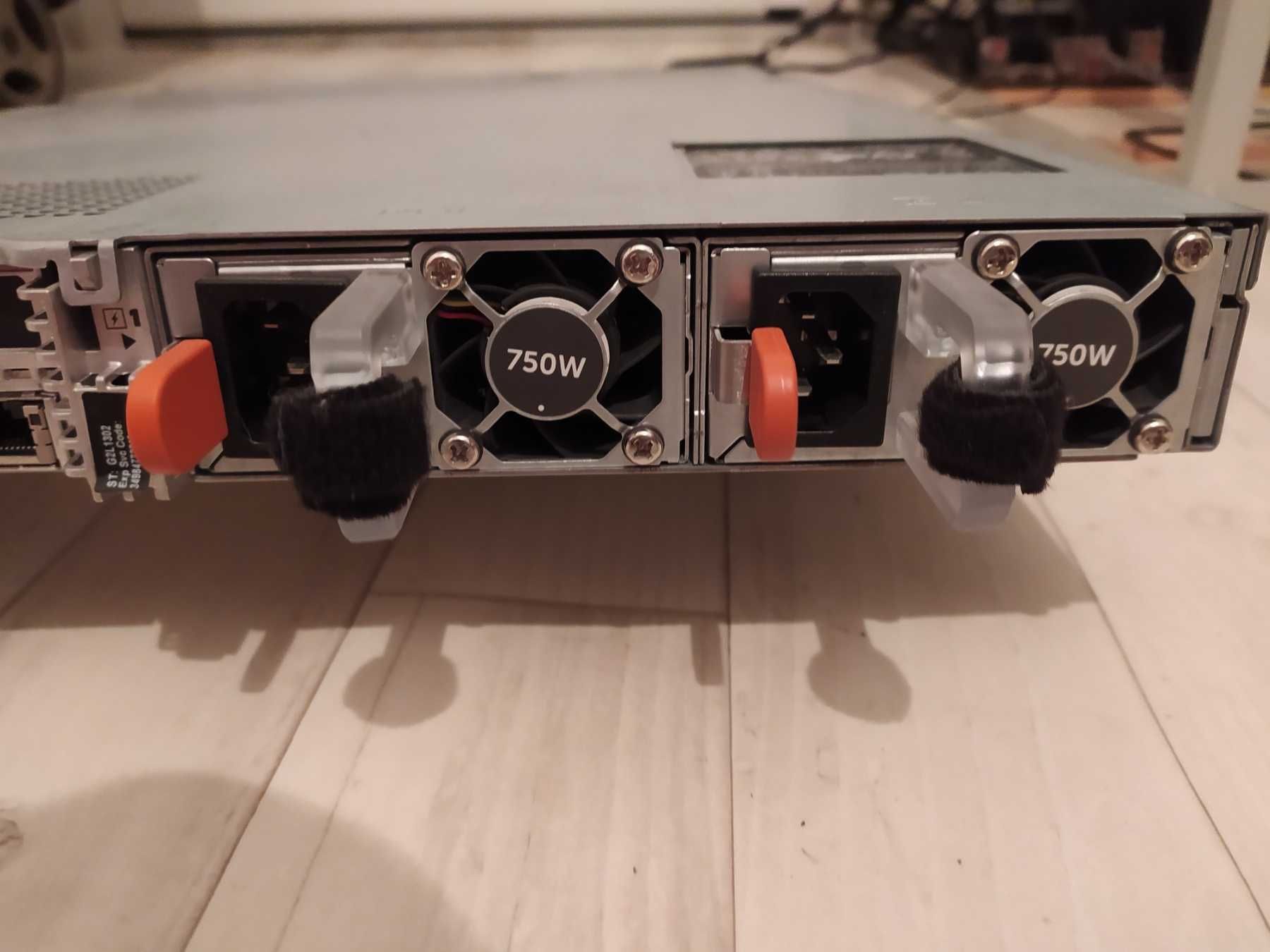 Сървър Dell PowerEdge R620 - 2x Xeon E5-2680 / 64 GB ECC RAM / 16C 32T