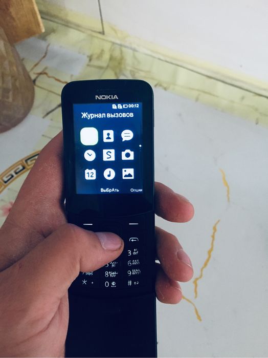Nokia 8800 banan srochna sotiladi