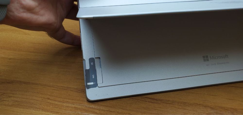 Microsoft Surface Pro 5 LTE