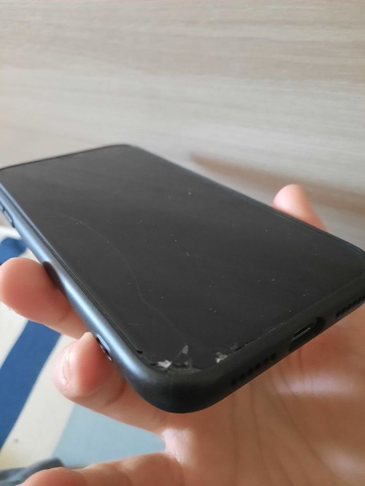 iPhone xr продам