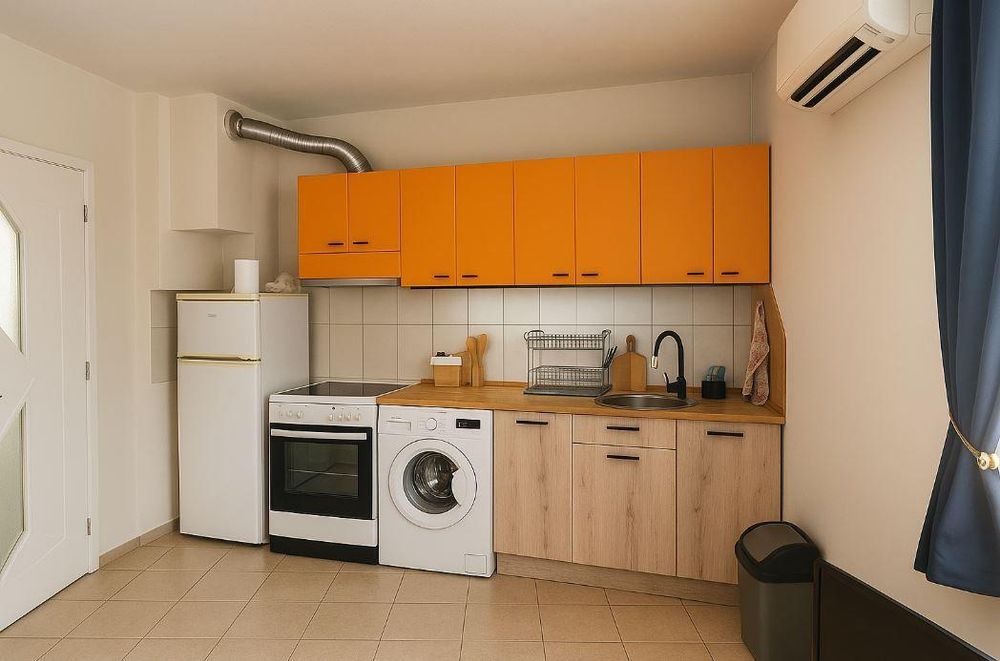 Дава се под наем Тристаен апартамент в Варна, Център - 60 кв.м за 550 € - Снимка #1