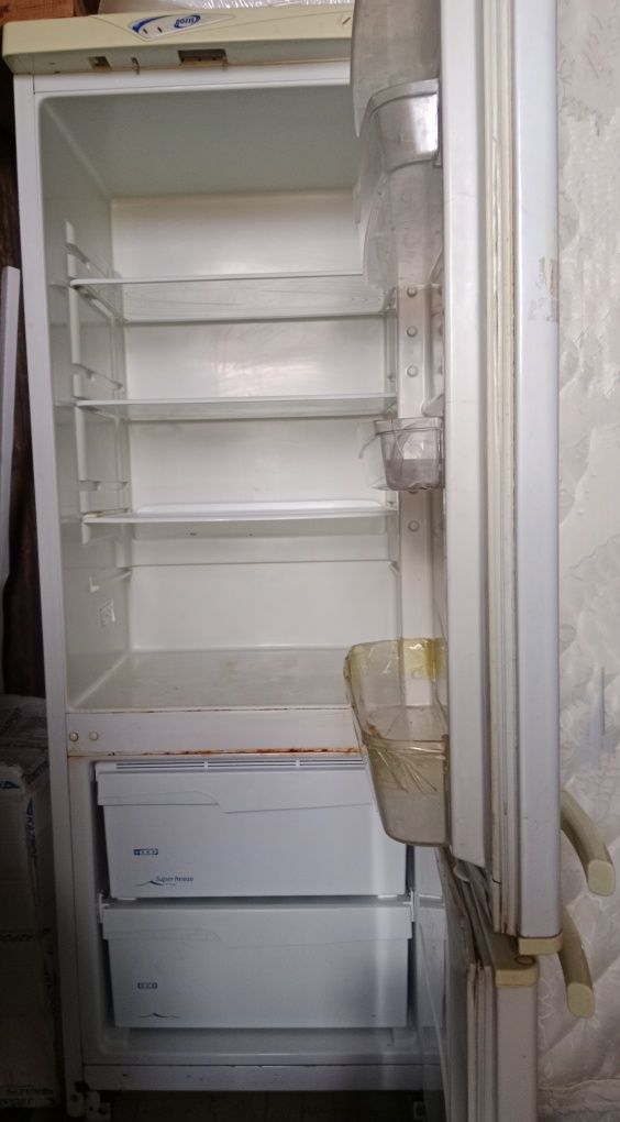 Б/у Холодильник .