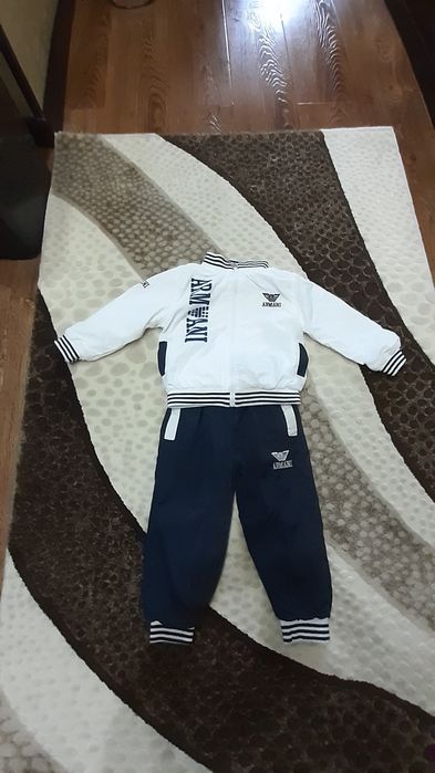 Продам  спортивный костюмчик на мальчика.