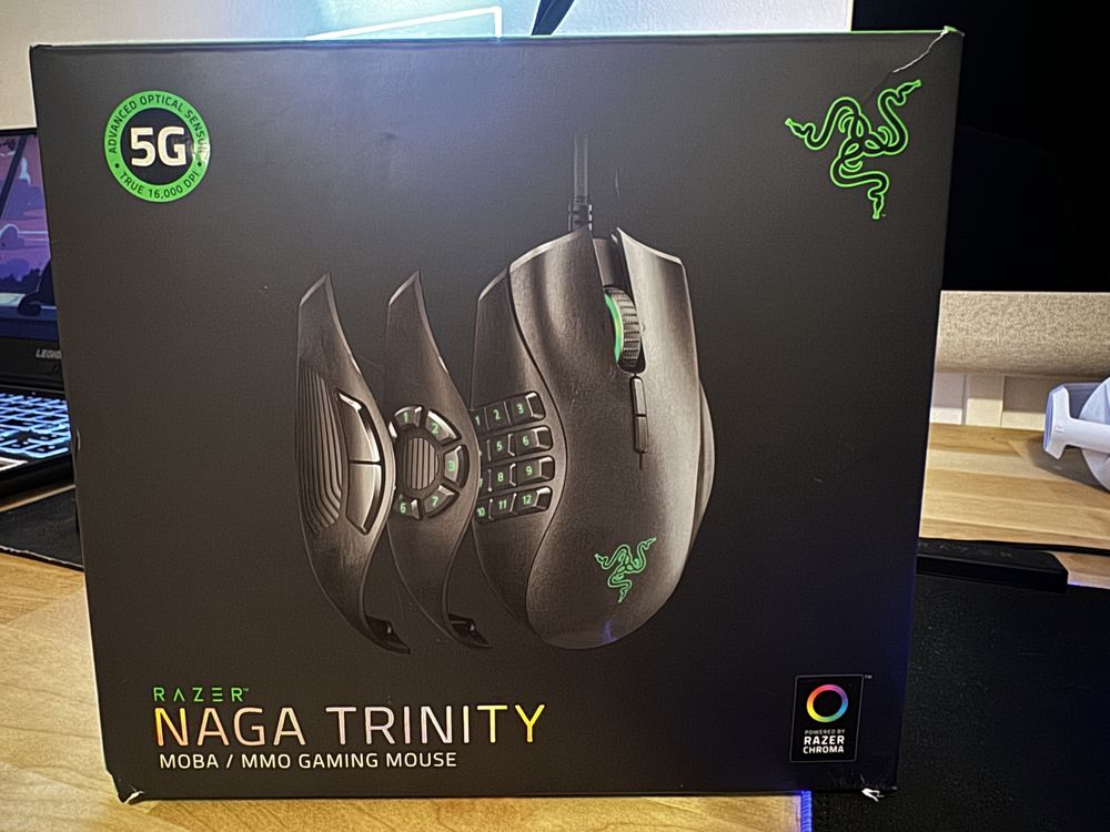 Mouse gaming Razer Naga Trinity cu garanție